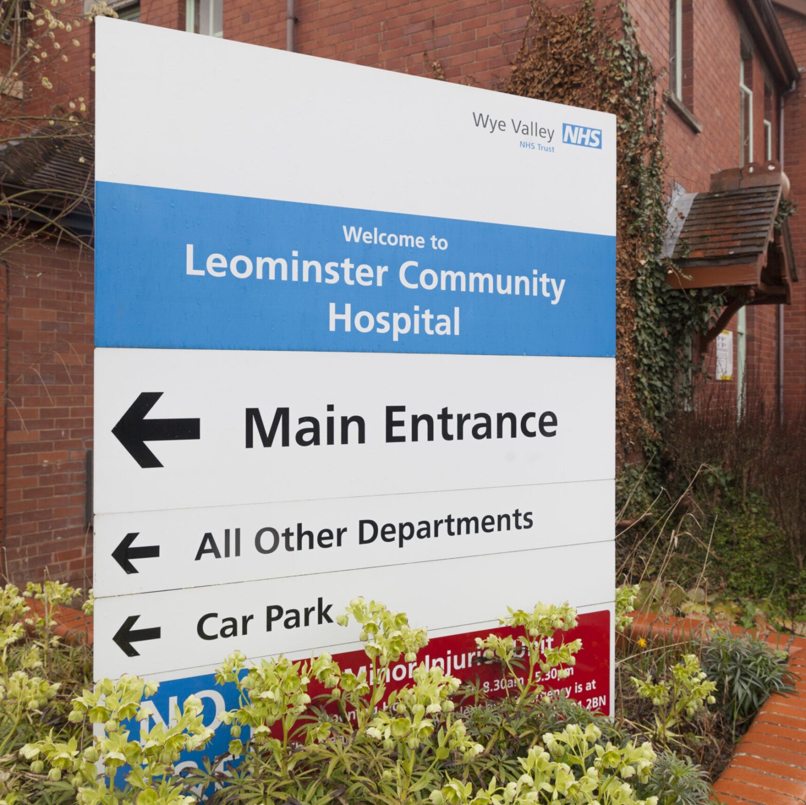 Tamlite Leominster Community Hospital exterior signage