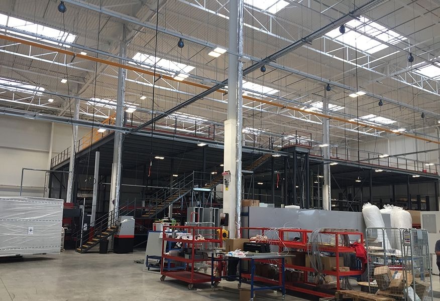 Tamlite Anord Mardix Dundalk warehouse LED lighting