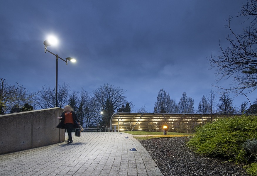 Tamlite Toyota HQ Epsom outdoor LED lighting pathway