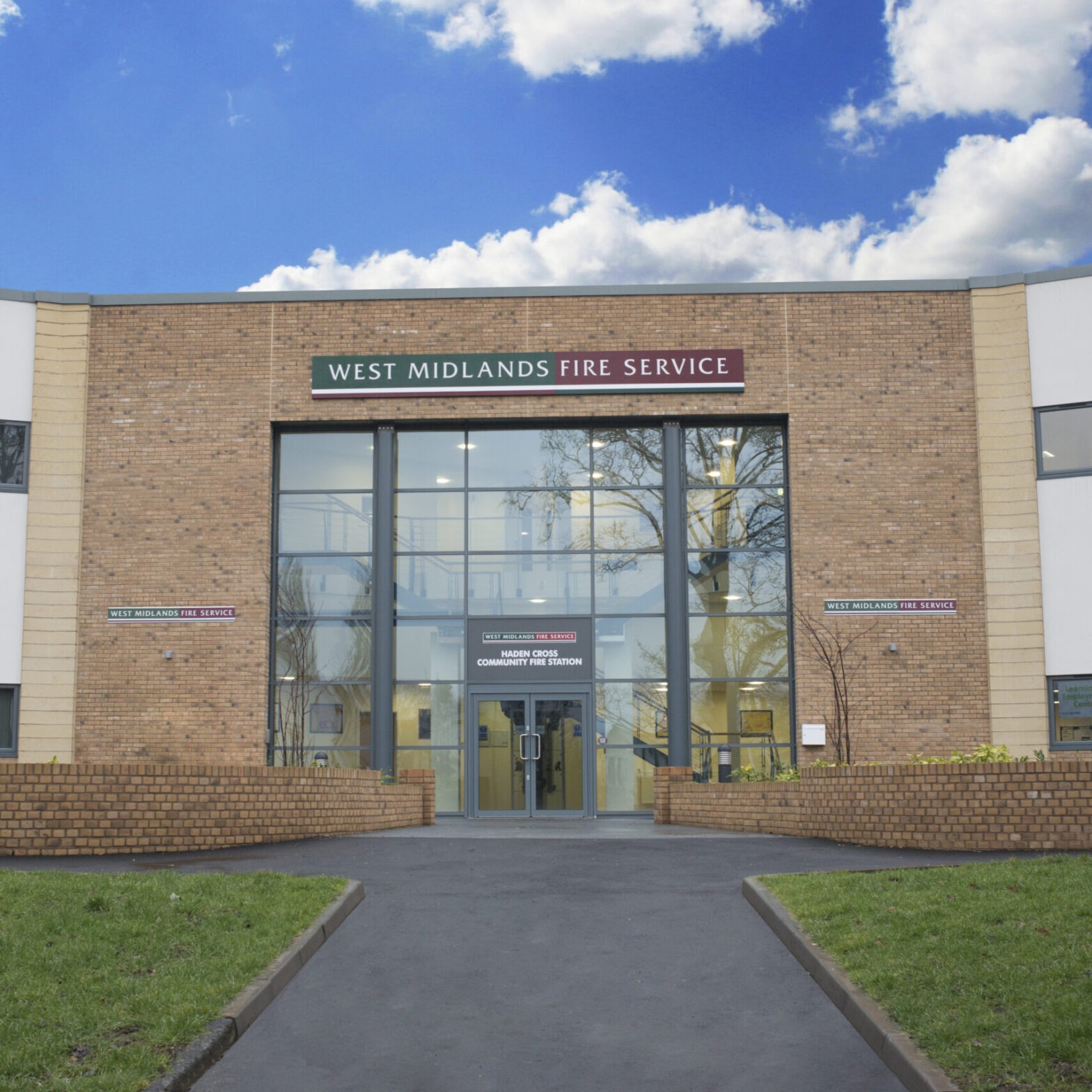 Tamlite Cradley Heath Fire Station building exterior image